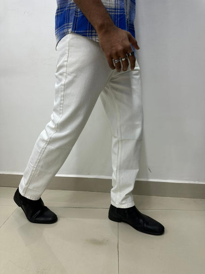White Mom Fit Jeans